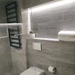 Luxury Apartment *